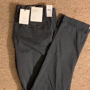 New with tags girlfriend chinos